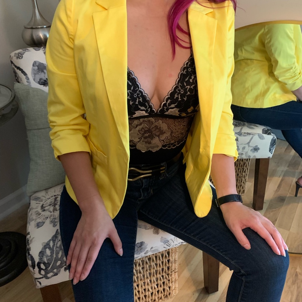 Yellow 3/4 sleeve blazer
